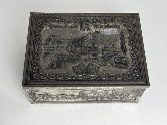 Antike Blechdose Nürnberg 32x24x13cm