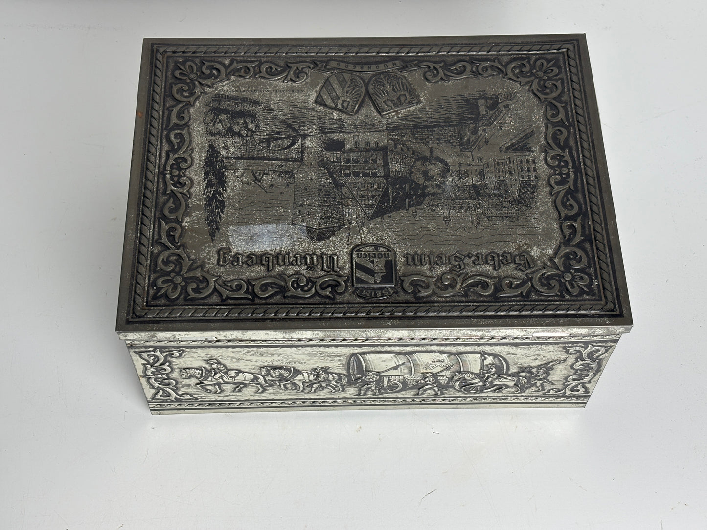 Antike Blechdose Nürnberg 32x24x13cm