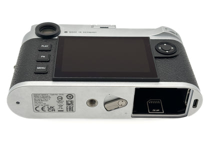 Leica M11-P, silver chrome 20214 + spare battery