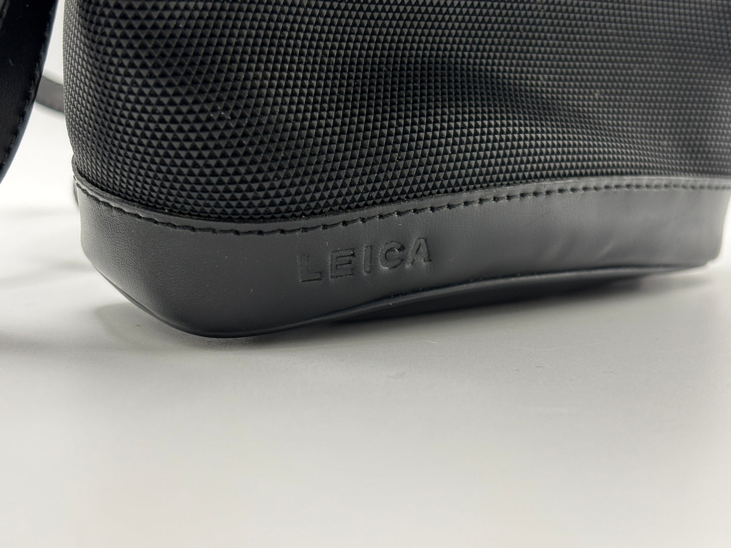 Leica Gürteltasche Kameratasche 13x6x12cm schwarz